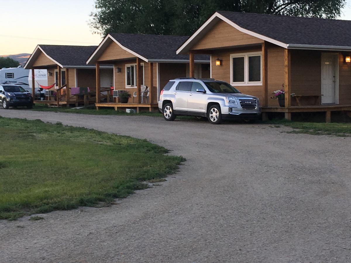 Pioneer Mountain Cabins Villa Butte Buitenkant foto